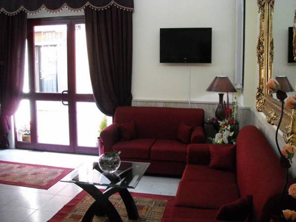 Hotel New Baby Caserta Buitenkant foto